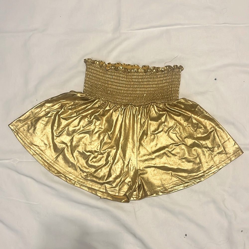 Gold high rise smocked waist band flowy shorts